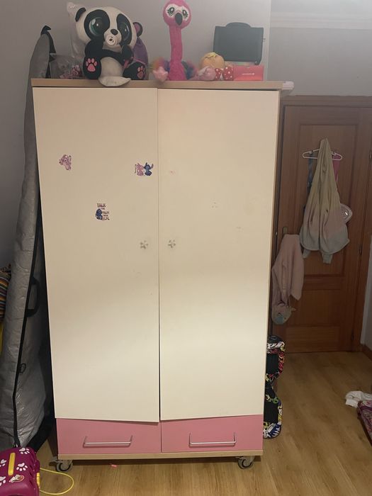 Roupeiro+ comoda crianca