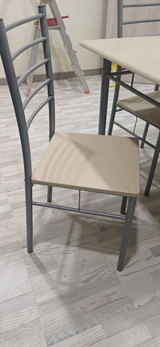 Mesa de cozinha com 6 cadeiras