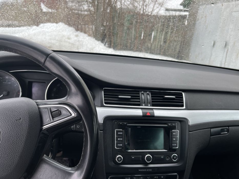 SKODA SUPERB універсал 2014 року