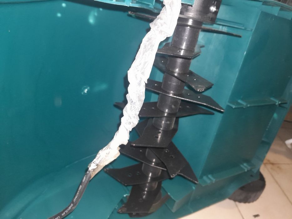 Vendo robo de lavrar terra automono 80€