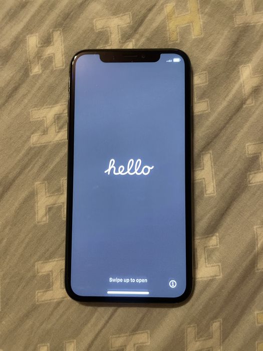 Продам Apple iPhone X 256GB Space Gray