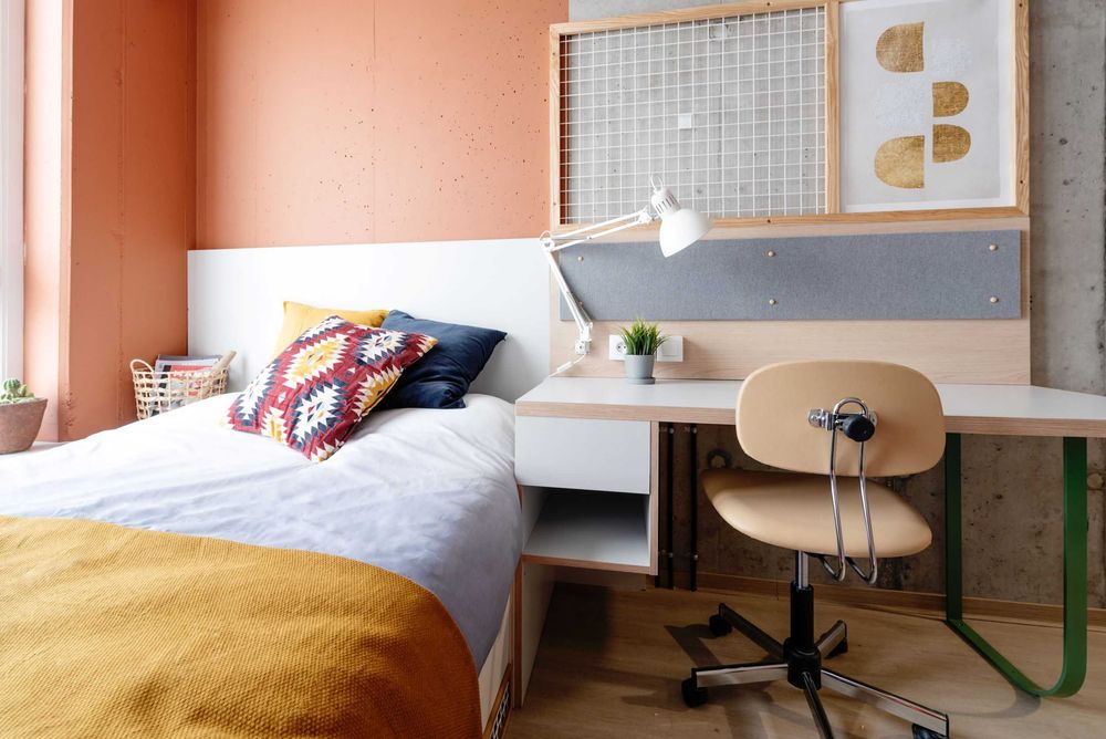 Pokój dla osoby pracującej od zaraz (ochrona, siłownia, gaming room)