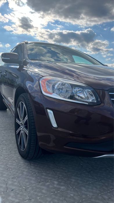 Volvo xc 60 2015р. 2.0тАТ(247лс)