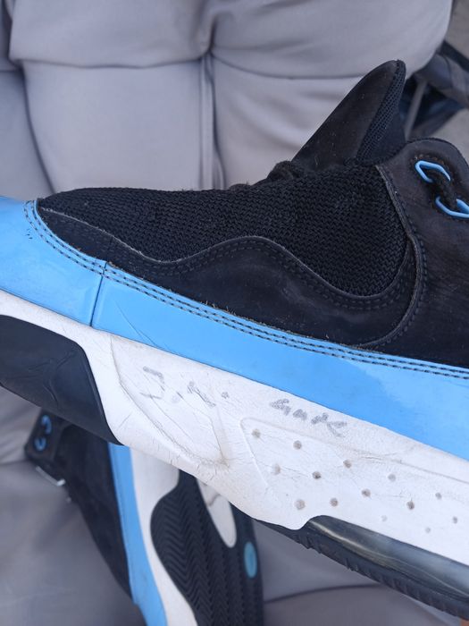 Jordan Max Aura 2 Black University blue men's shoes