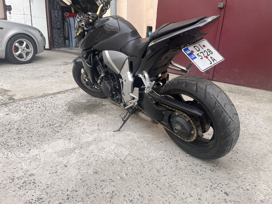 Продам Honda CB1000R