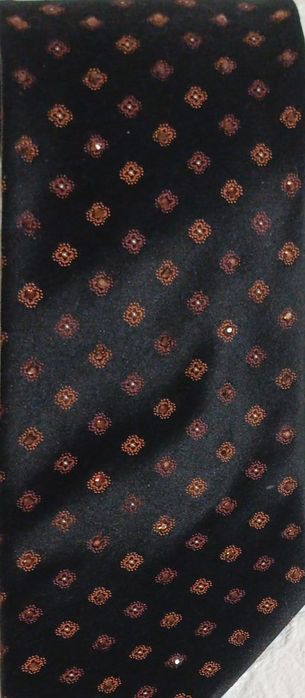 Галстук шелковый C&A черный с камушками .