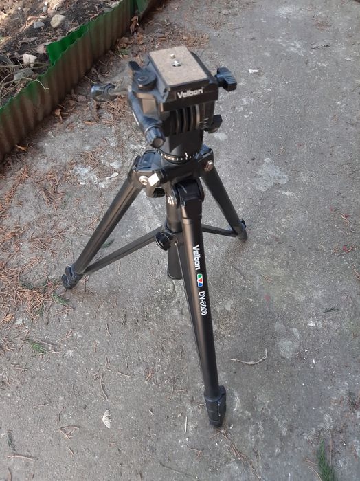 Statyw Velbon na aparat analogowy