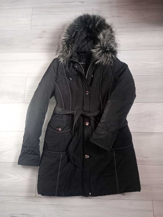 Sprzedam kurtkę płaszcz z paskiem i kapturem 38 40 42