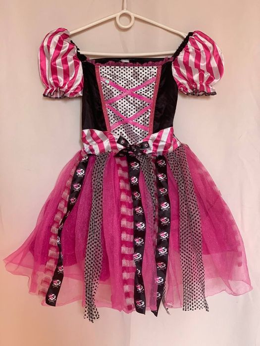 Продам или сдам в аренду детские праздничные костюмы