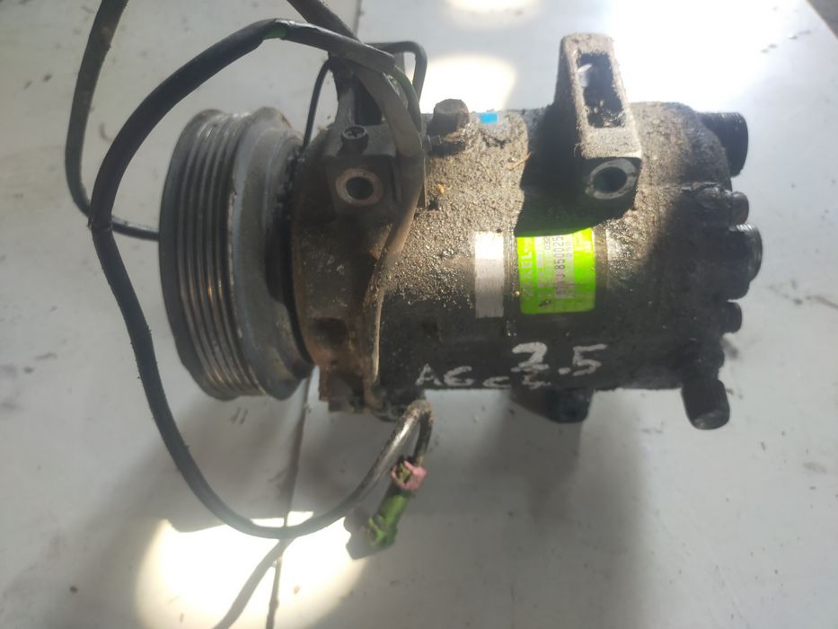 Kompresor sprężarka klimatyzacji audi A6 C4 2.5 TDI 4a0.280.805ad