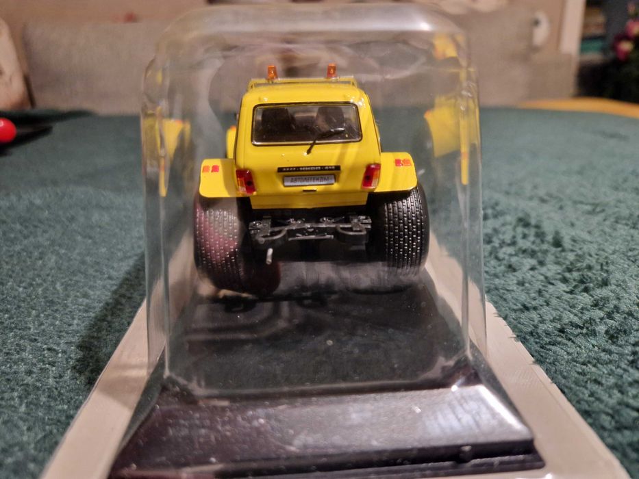 Łada niva bronto 1:43