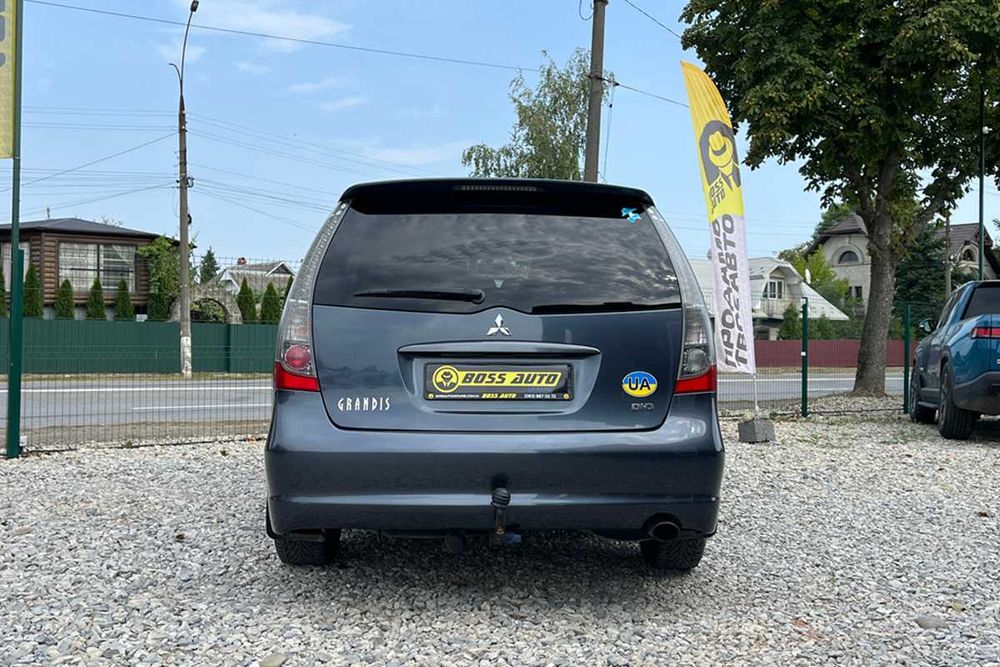 Mitsubishi Grandis 2005