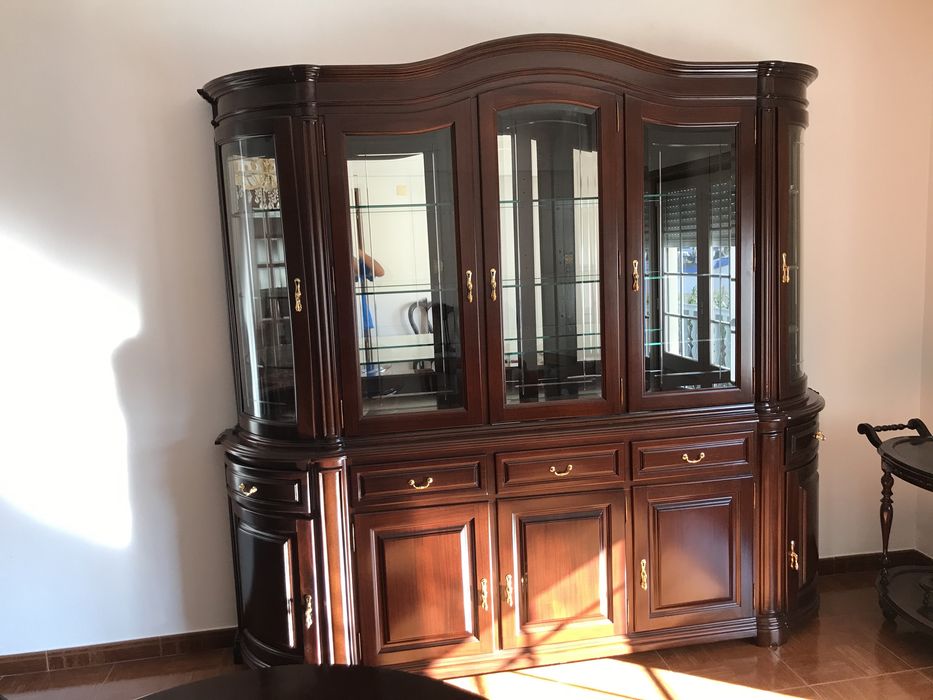 Móveis sala de madeira tratada e candeeiros como novo