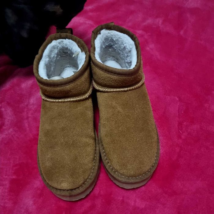 Botas com pêlo da pepe jeans  praticamente novas