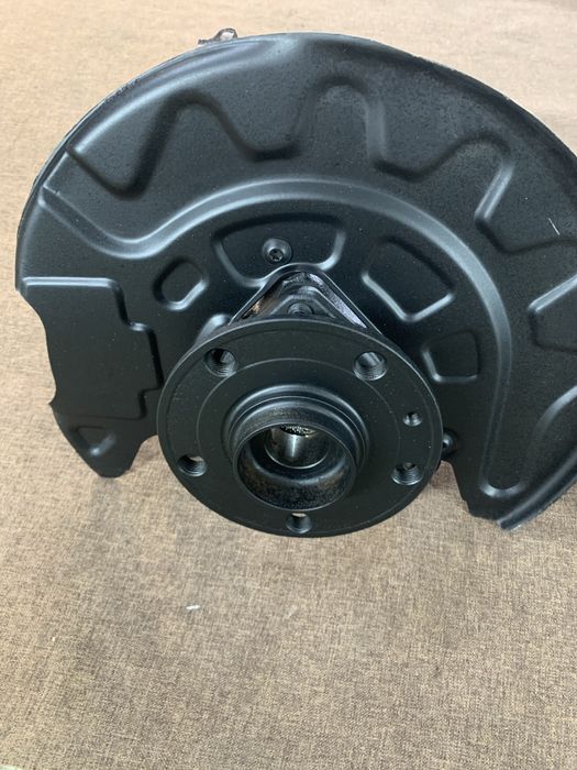 VW Golf 7 Цапфа ліва права з ABS в зборі