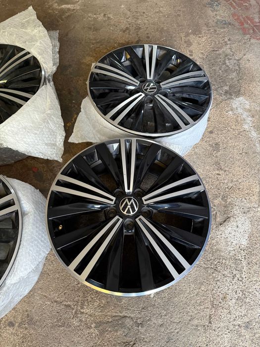 Oryginalne Felgi Aluminiowe VW 18" – 5x112 – Czarny Połysk + Polerka