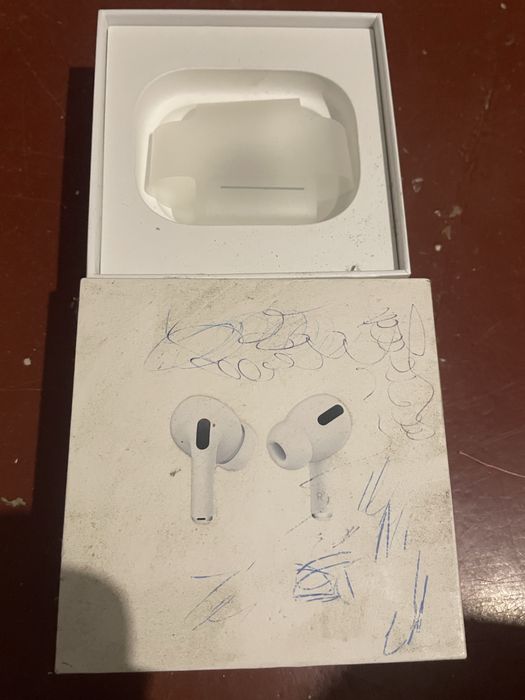 Airpods pro  продам навушники стан гарний