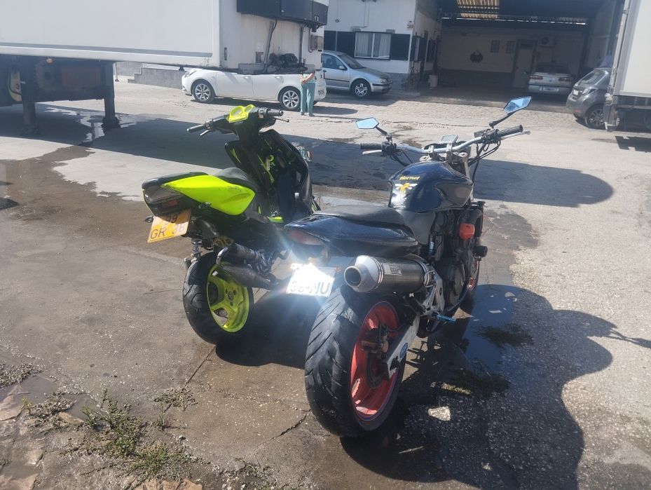 Hornet A2  de livrete