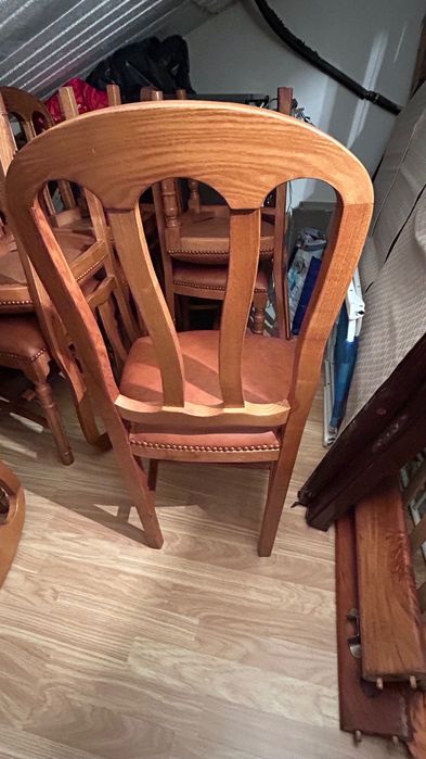 10 Cadeiras de Sala de Jantar – Bom Estado