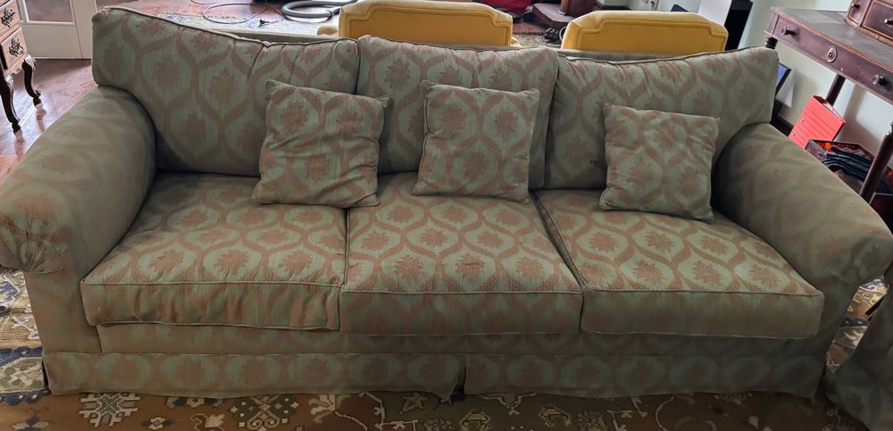 2 Sofas Clássicos (Conjunto 3 lugures + 2 lugares)