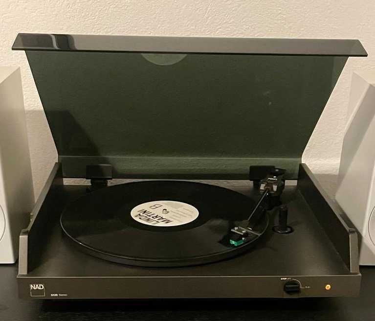 Gira-discos NAD 5120 - Para peças