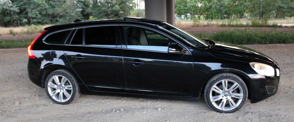 Volvo V60 2.4 D5 AWD SUMMUM