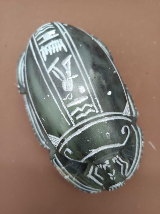 Escaravelho egípcio pedra(20) e tambor marroquino barro primitivo(50)