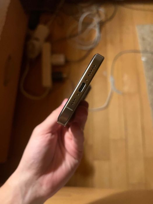 iPhone 16 pro 128gb.