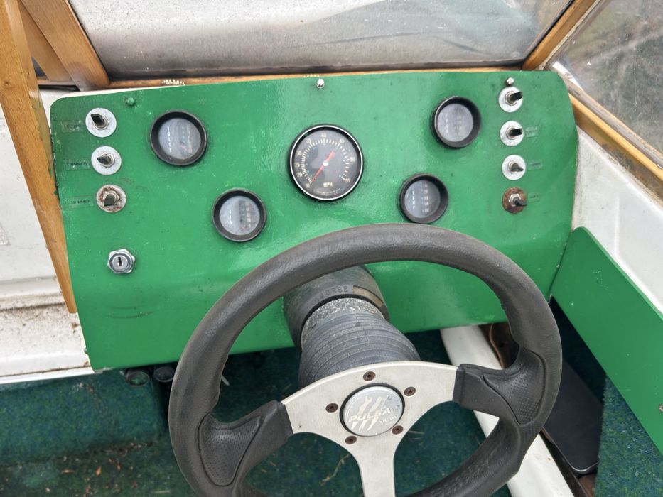 Łódz motorowa Clastron