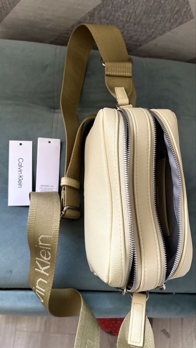 Calvin Klein жіноча жовта сумка