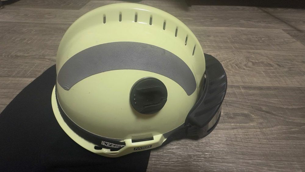 Продам каску MSA