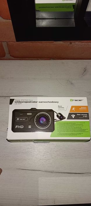 Rejestrator jazdy Tracer z kamerą cofania na gwarancji.