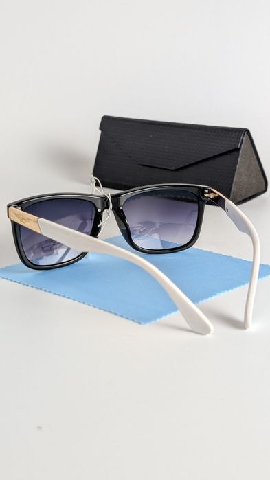 Стильні сонцезахисні окуляри Wayfarer