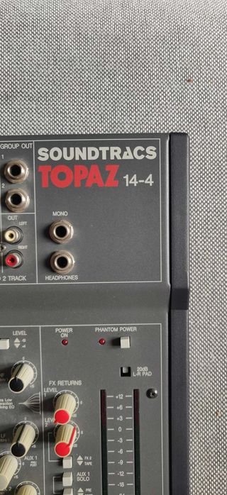 Mesa mistura Soundtracs Topaz 14-4