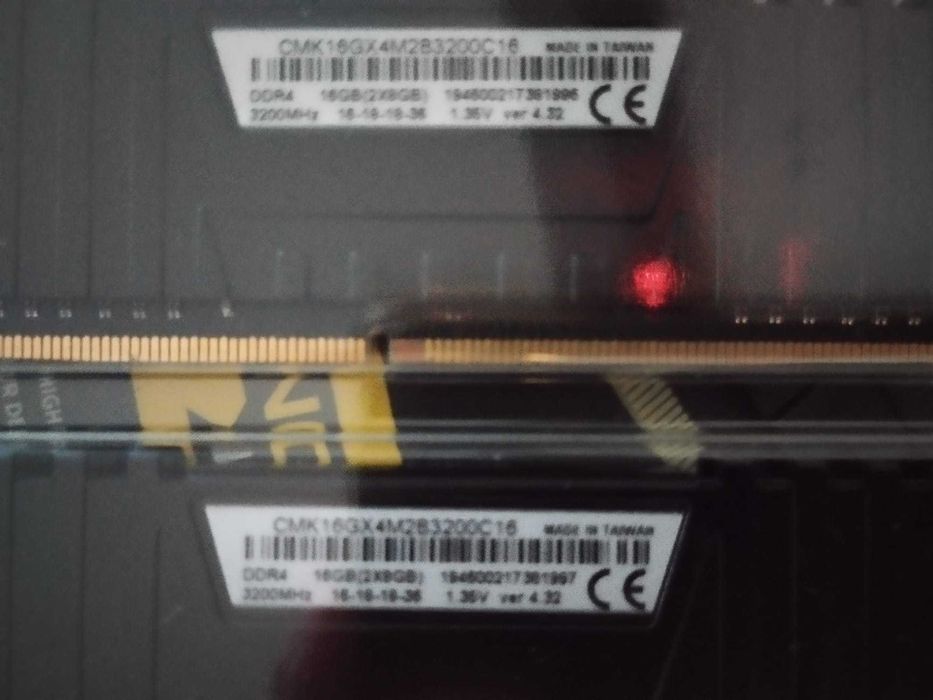 Corsair VENGEANCE LPX 16GB (2 x 8GB) DDR4 DRAM 3200MHz C16