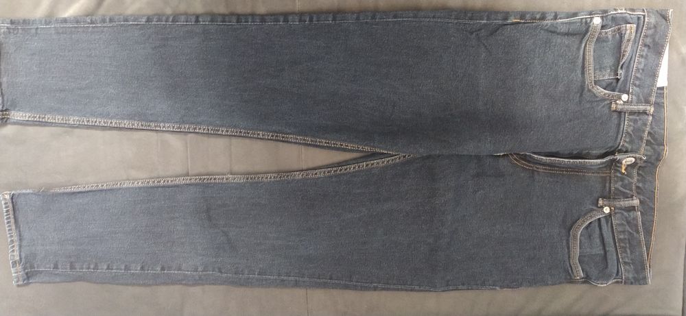 Granatowe jeansy H&M