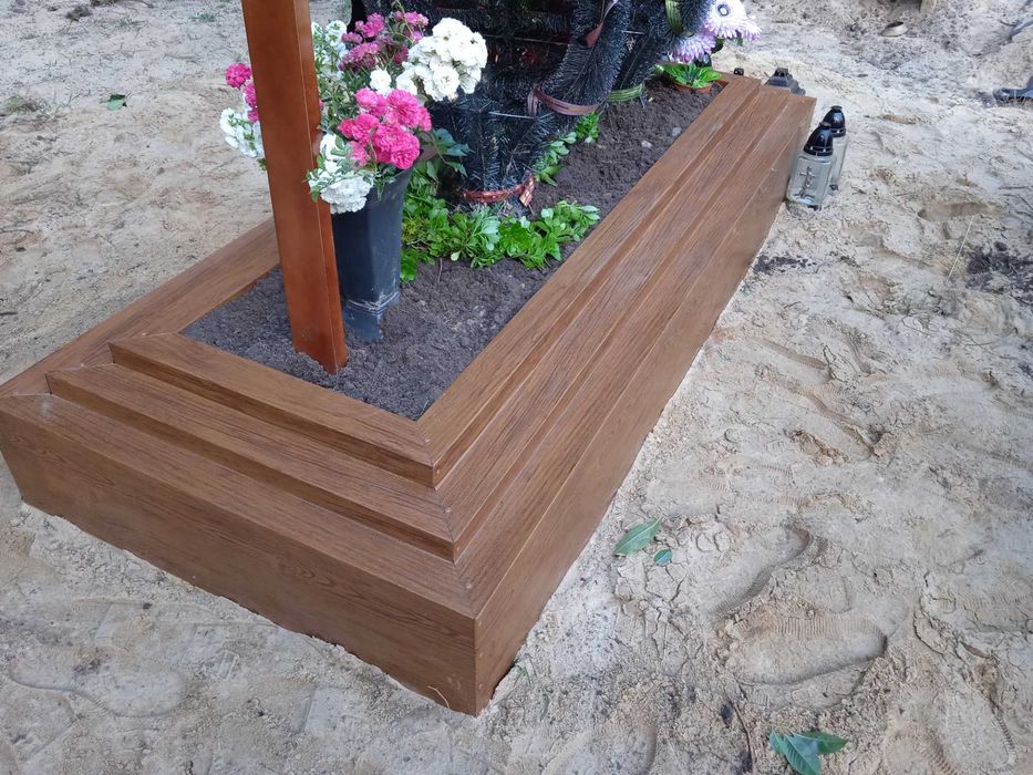 Надгробок металевий