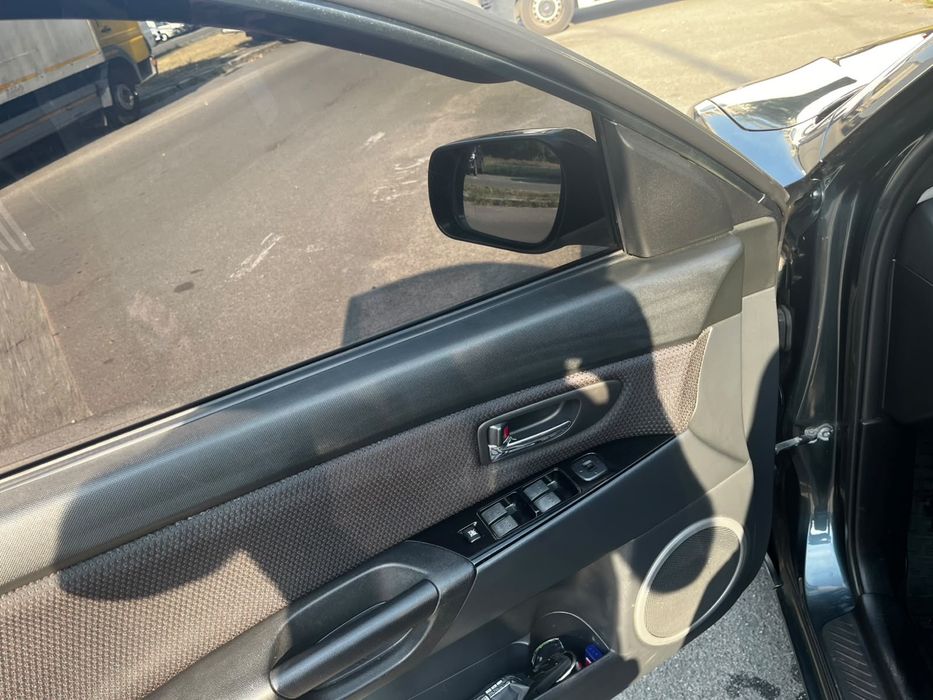 Продам Mazda 3  рік 2008