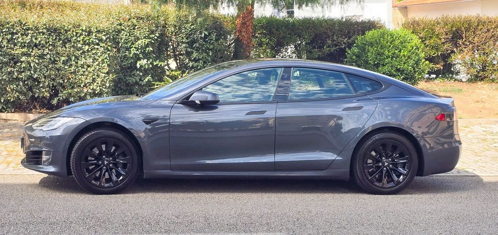 Tesla Model S Long Range510112024705126401