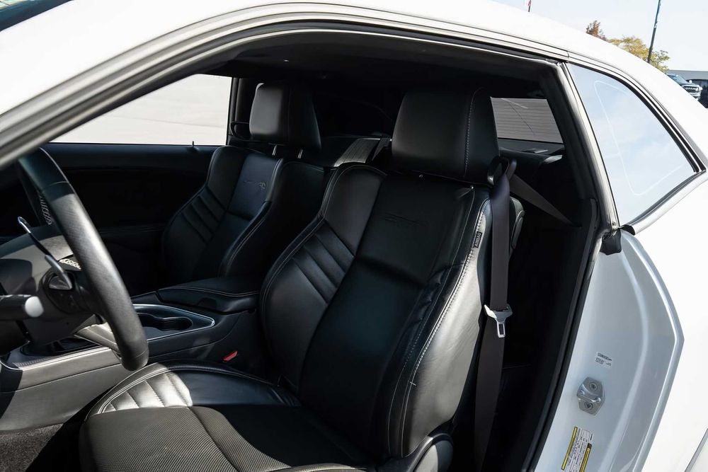 Dodge Challenger      2019