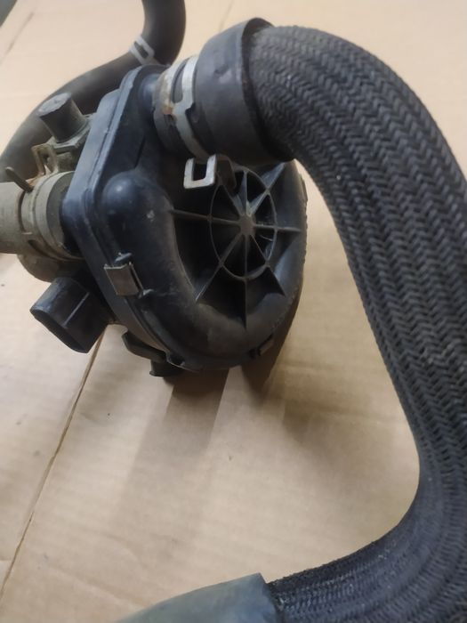 Pompa powietrza wtórnego toyota corolla e12 TS