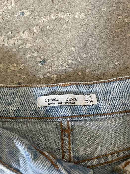 Roupa: Mini saia Bershka