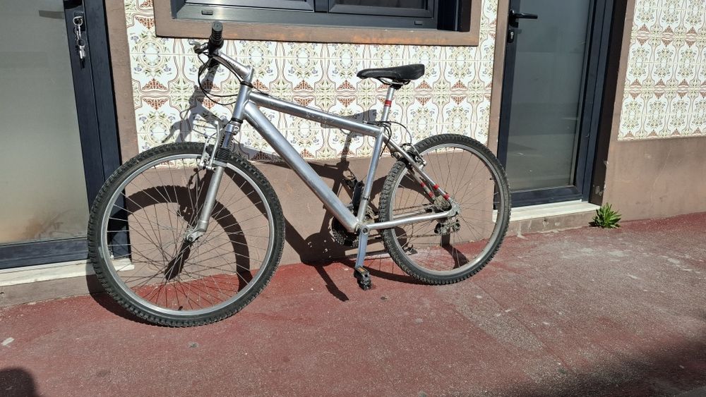 Bicicleta usada em bom estado