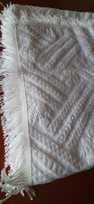 Colcha branca cama casal