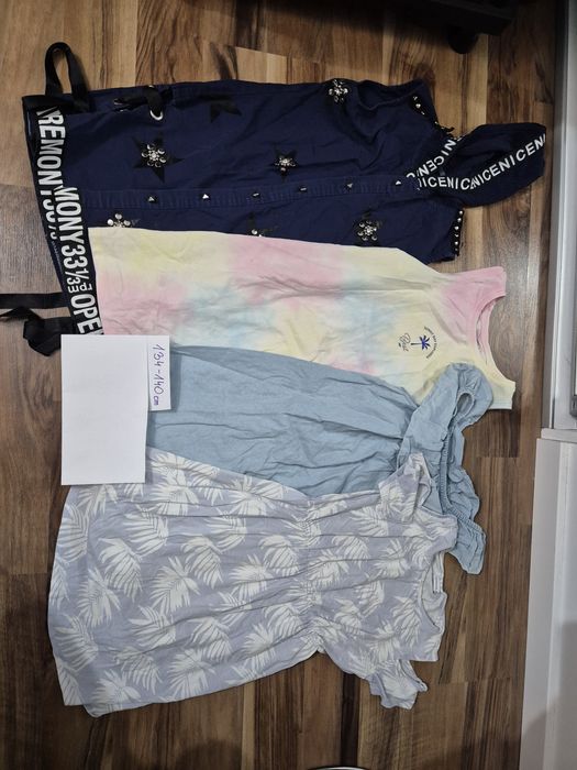 Zestaw ubrań dla dziewczynki rozmiar 134-140