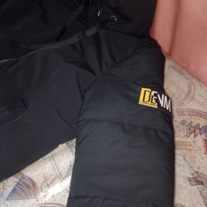 Продам гарну подовжену зимову курточку