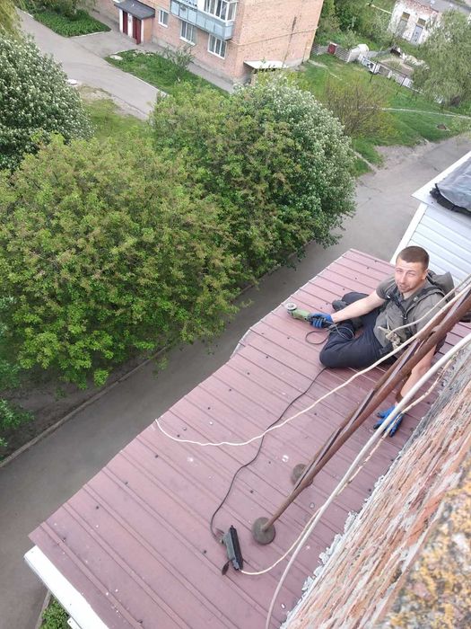 Ремонт дахів заміна коньків та водостоку ,укладка Рубероіда Покраска