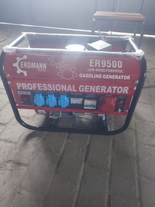 Генератор бензиновий 6 кВ. Новий