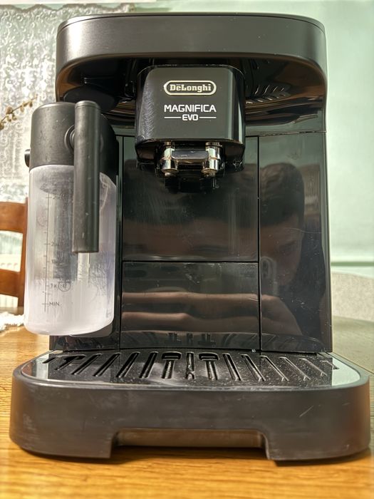 Кавомашина DeLonghi Magnifica Evo