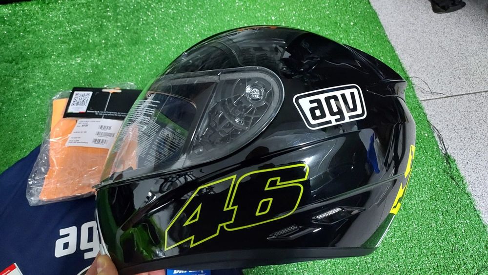 Capacete AGV Valentino Rossi edição especial do 8° camp mundo